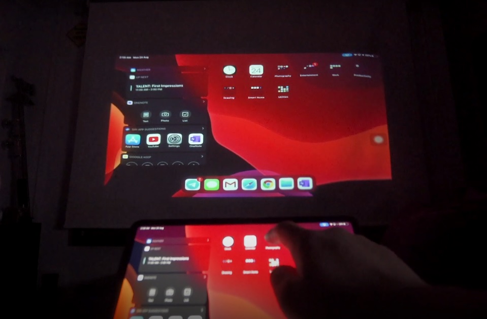 Lumos auro projector