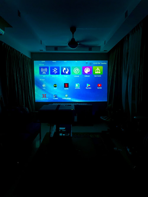 Lumos auro projector
